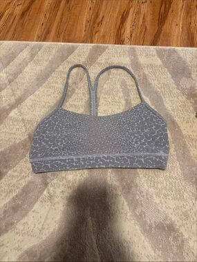 Lululemon Women's Gray sports bra - Comfortable Light Support